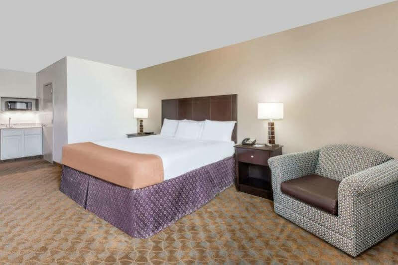 Surestay Plus Hotel By Best Western Lubbock Medical Center Εξωτερικό φωτογραφία