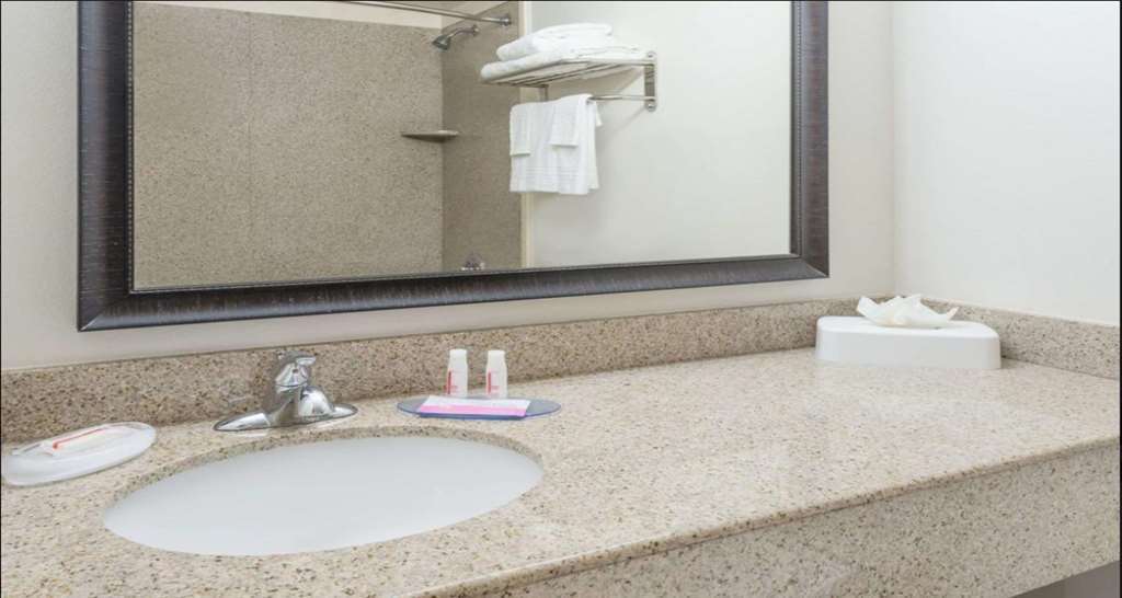 Surestay Plus Hotel By Best Western Lubbock Medical Center Δωμάτιο φωτογραφία